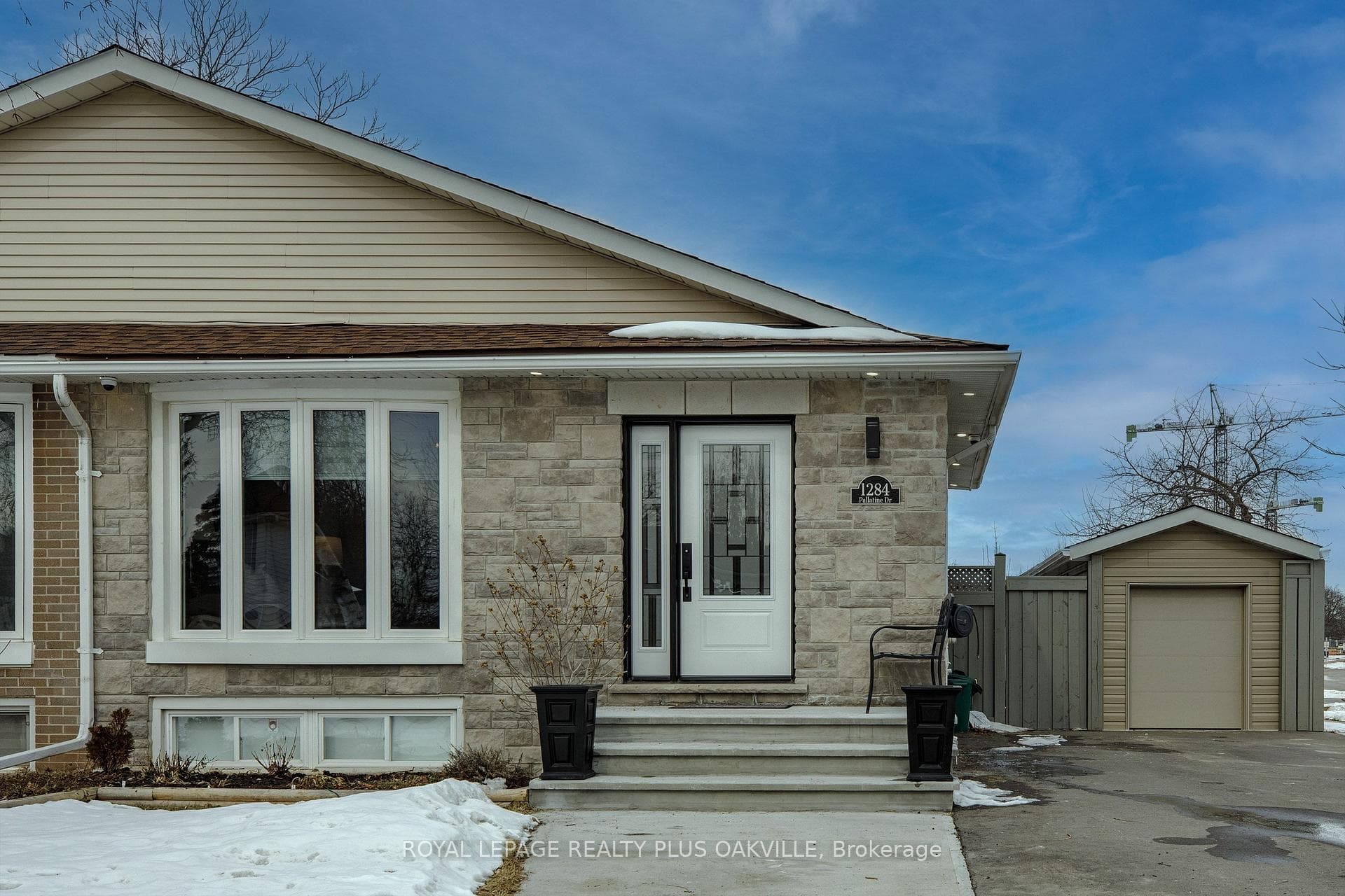 1284 Pallatine Drive photo 2