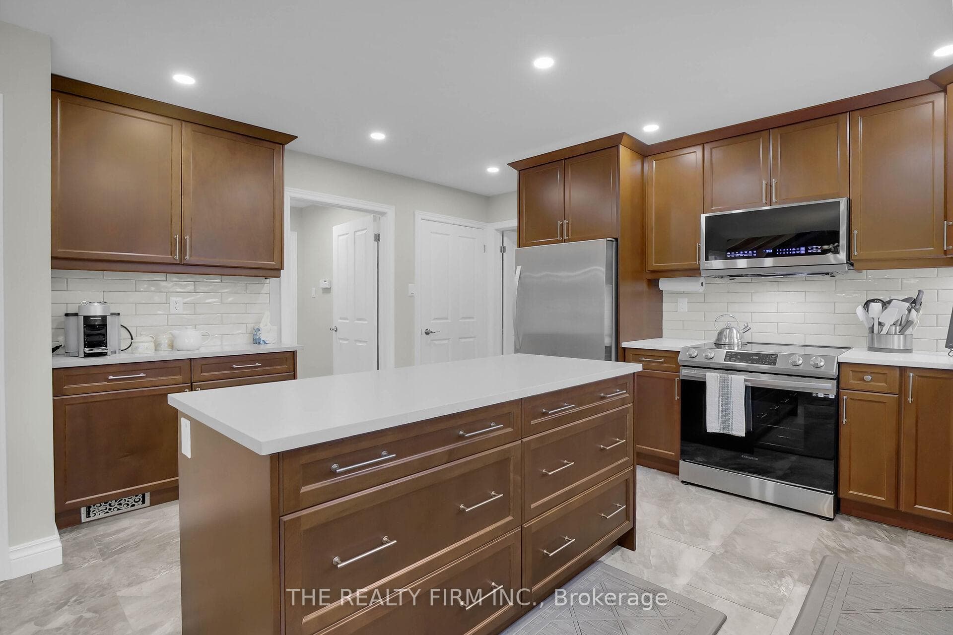30 Cavanaugh Crescent photo 13