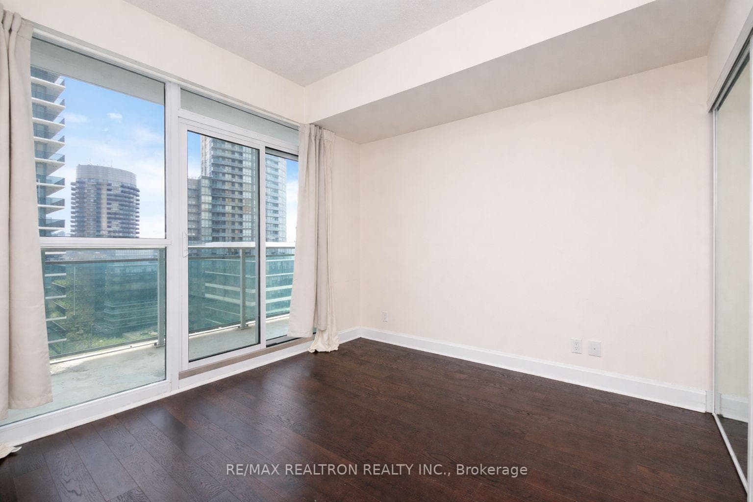33 Shore Breeze Drive Unit 1706 photo 10