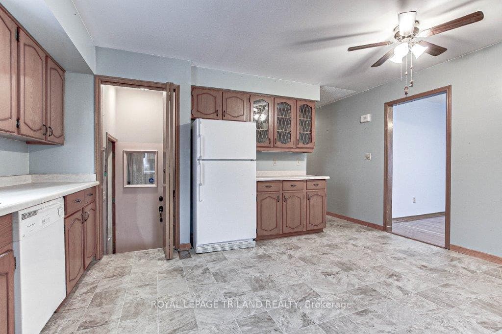 7 Ripley Lane photo 10