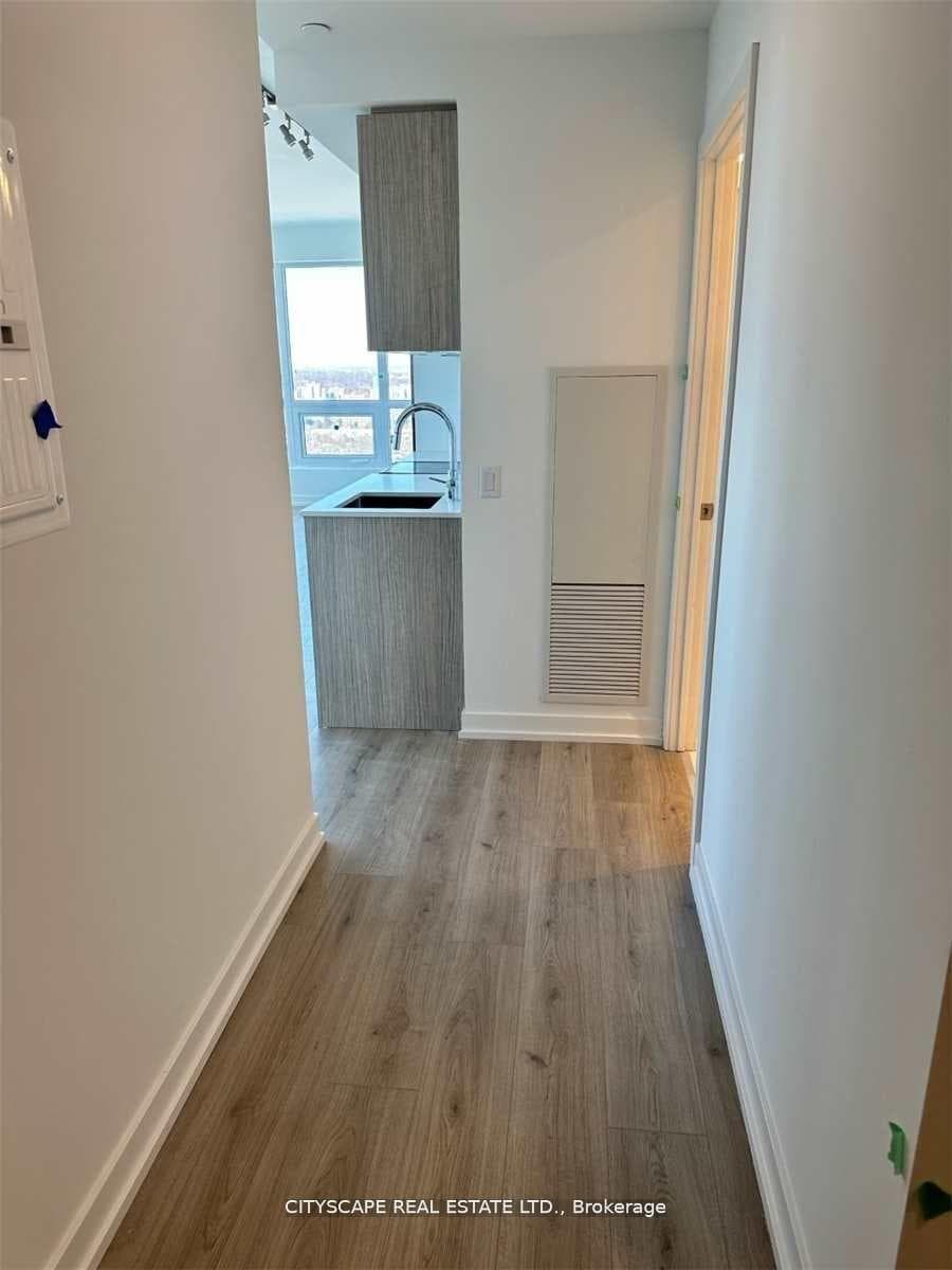 395 Bloor Street Unit 4904 photo 2
