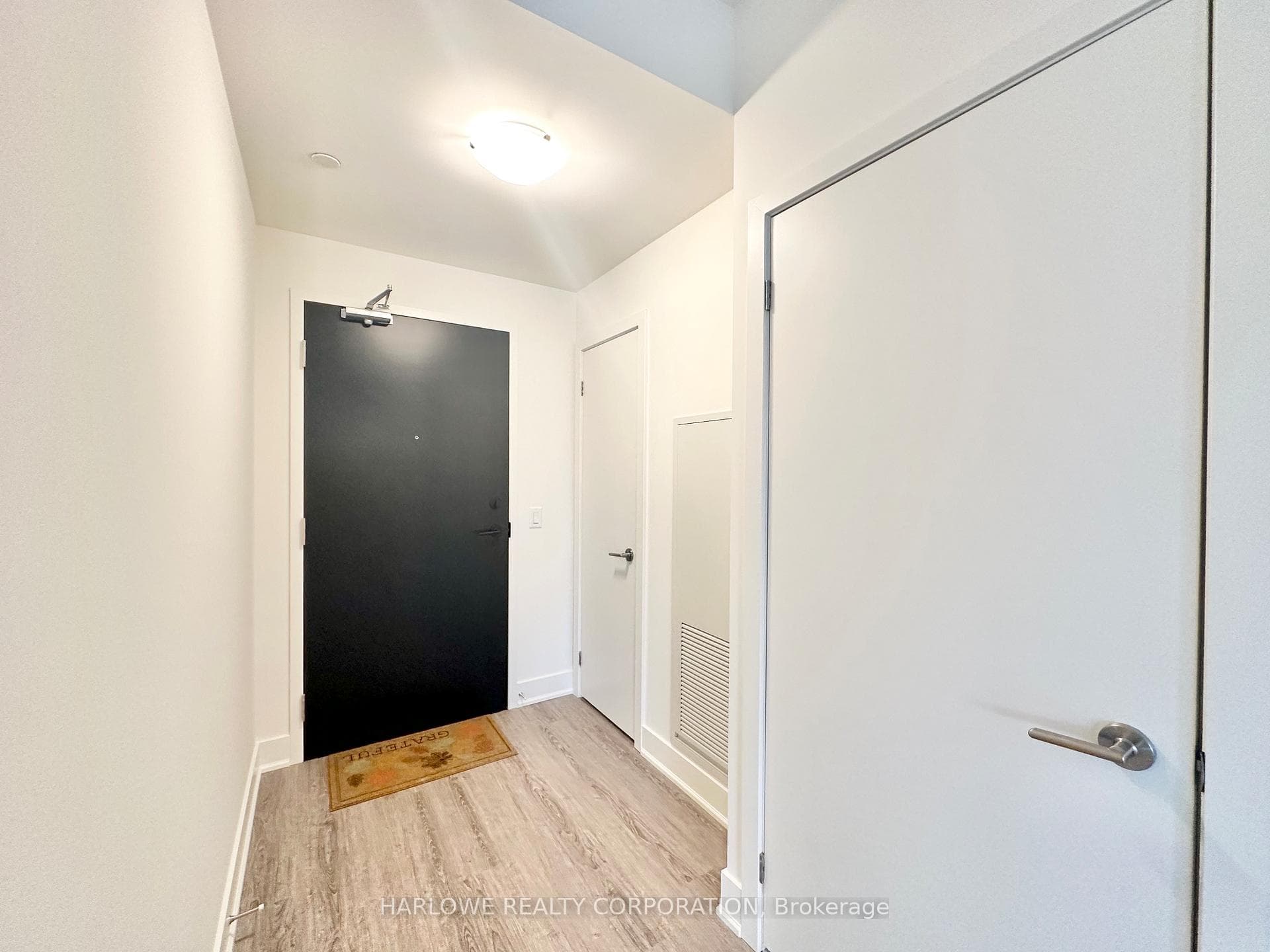 185 Deerfield Road Unit 1303 photo 4