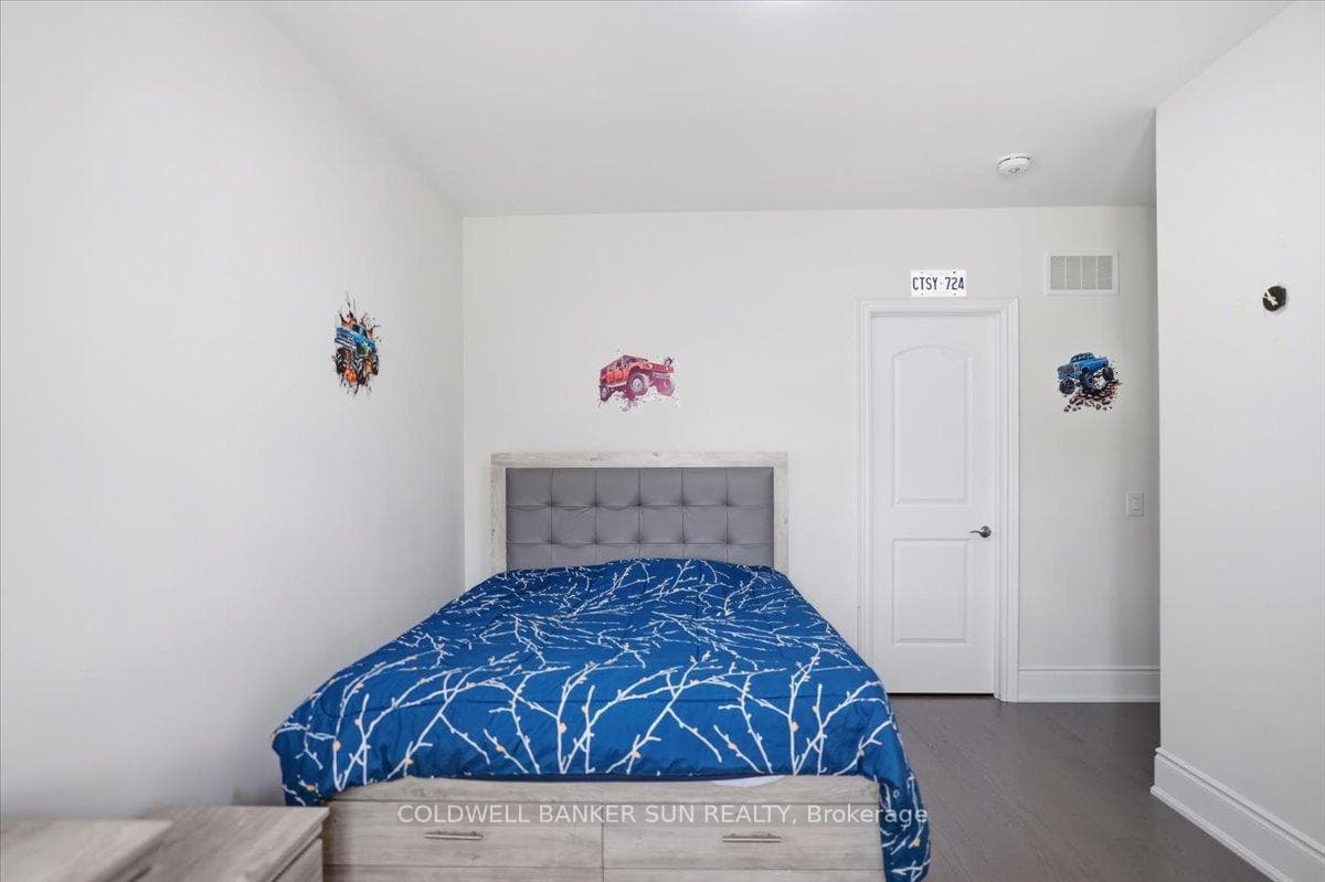 87 James Walker Avenue photo 35