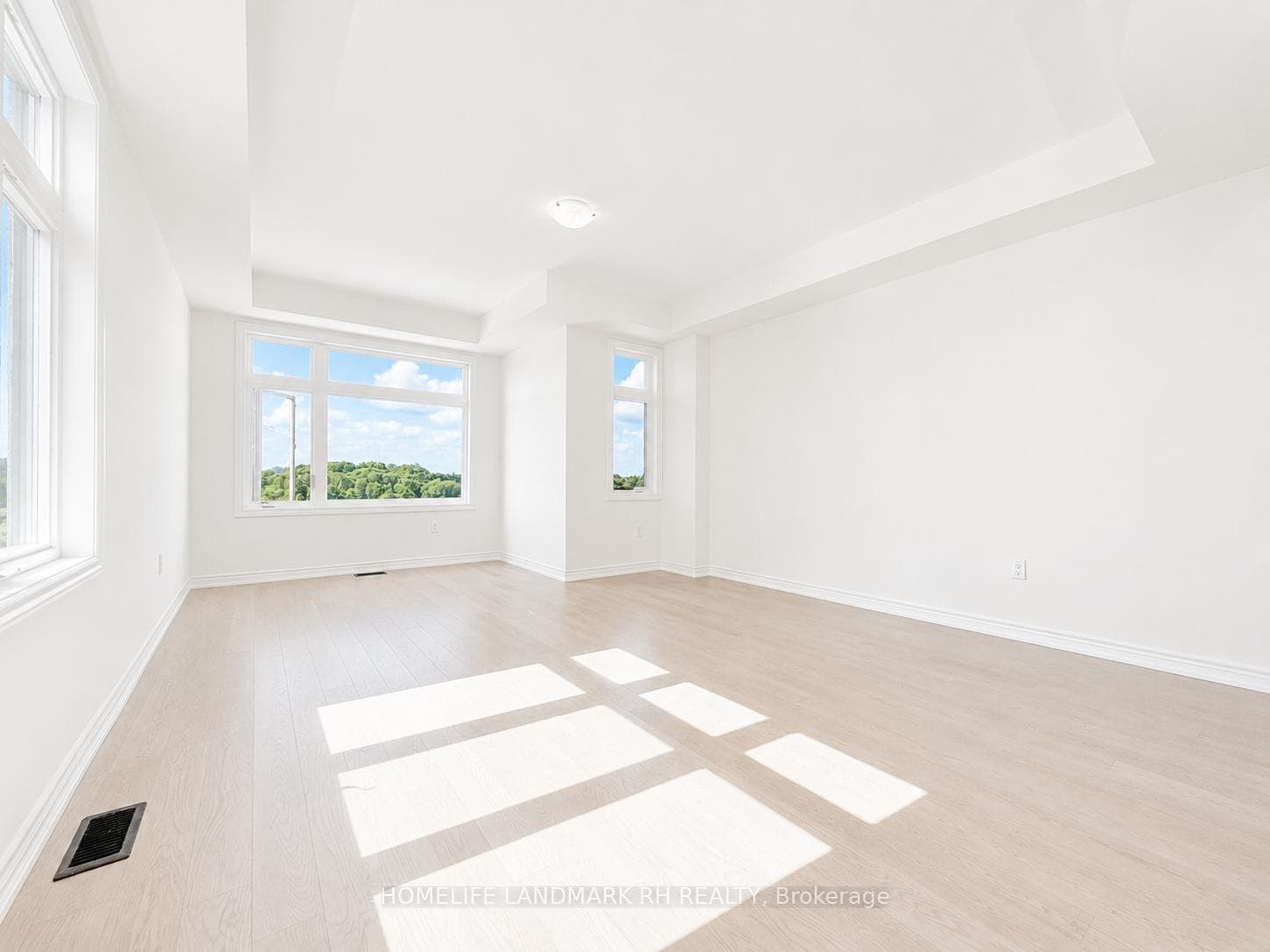 195 Berczy Green Drive photo 4