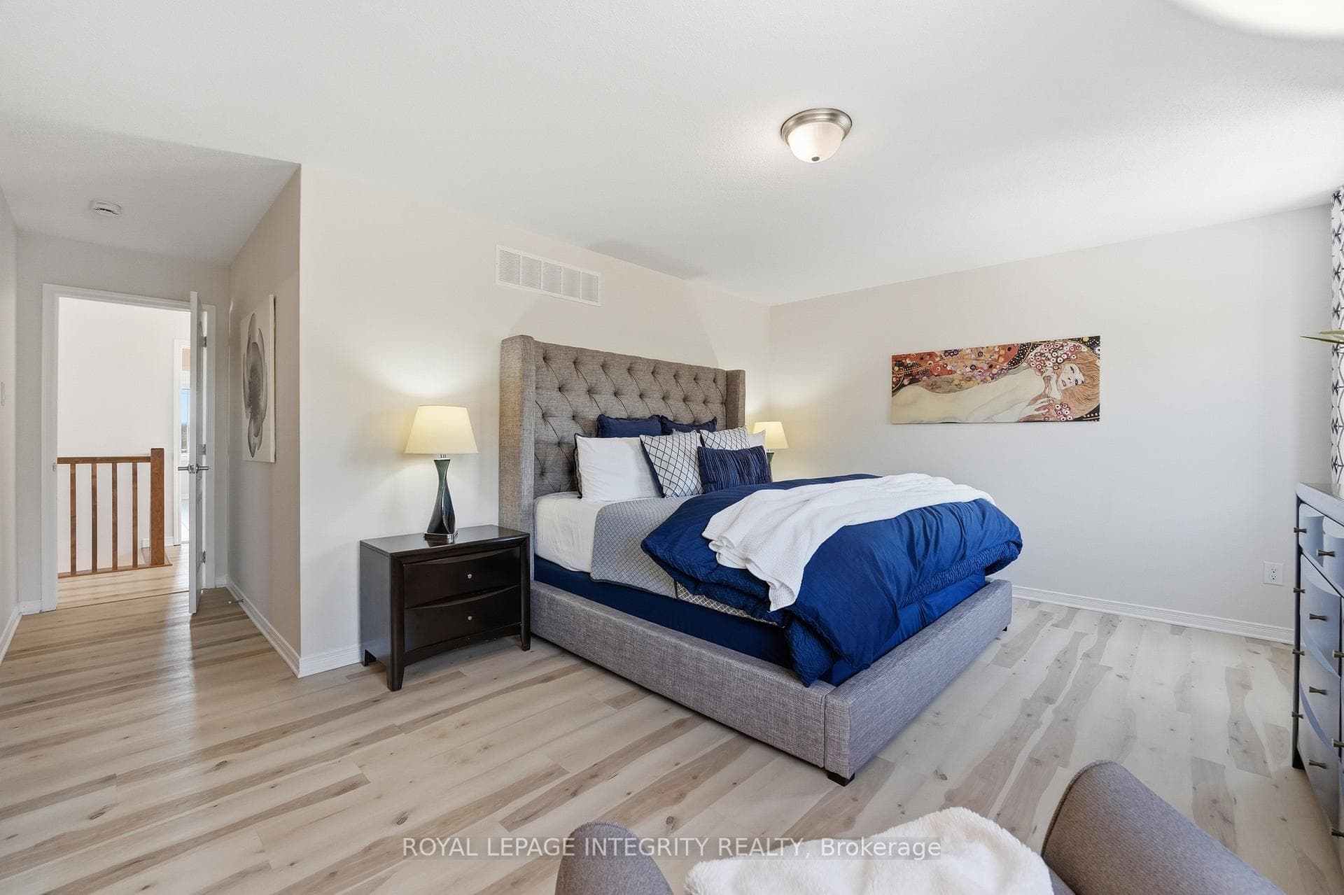 3200 Harvester Crescent photo 20