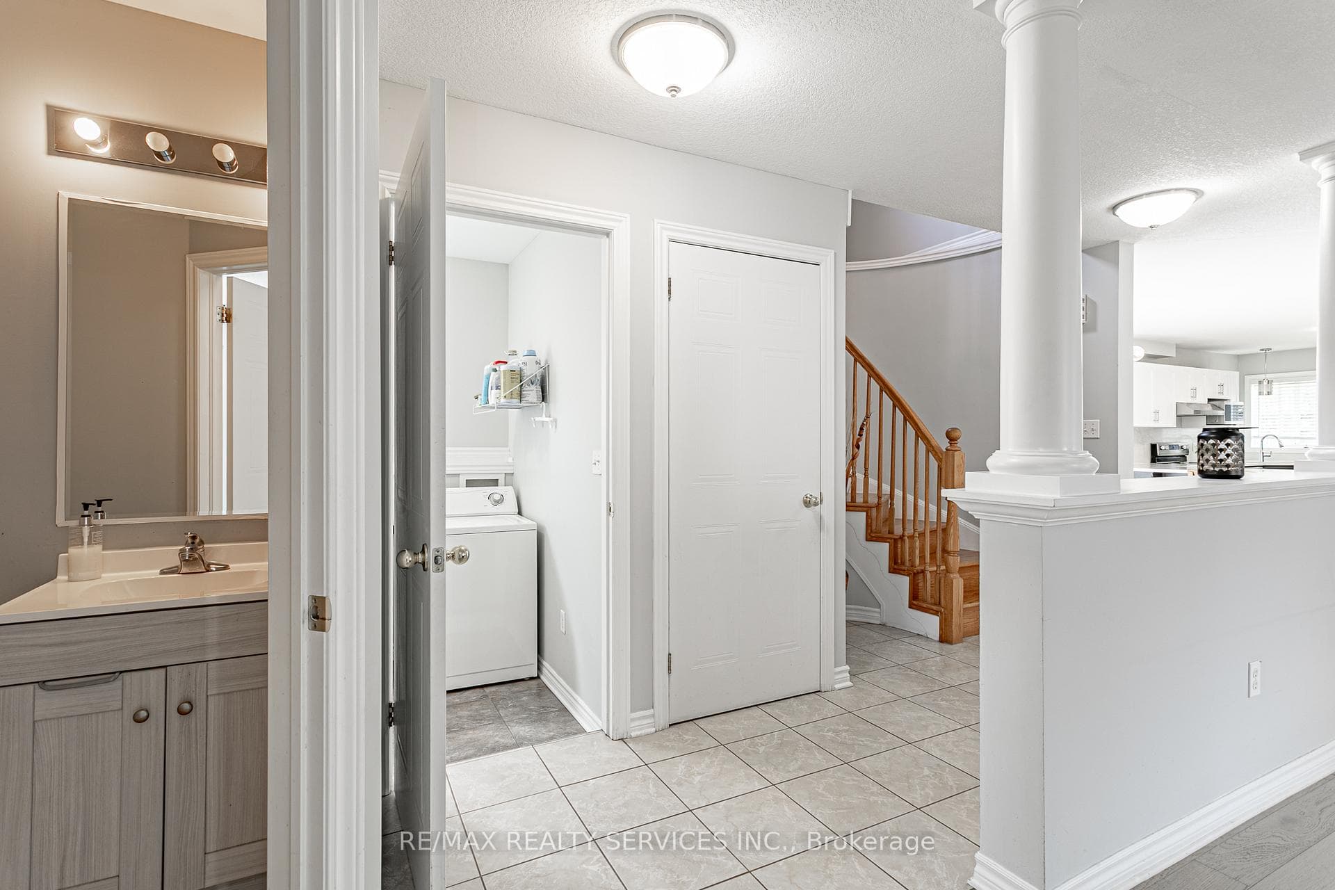 829 Oakcrossing Road photo 24