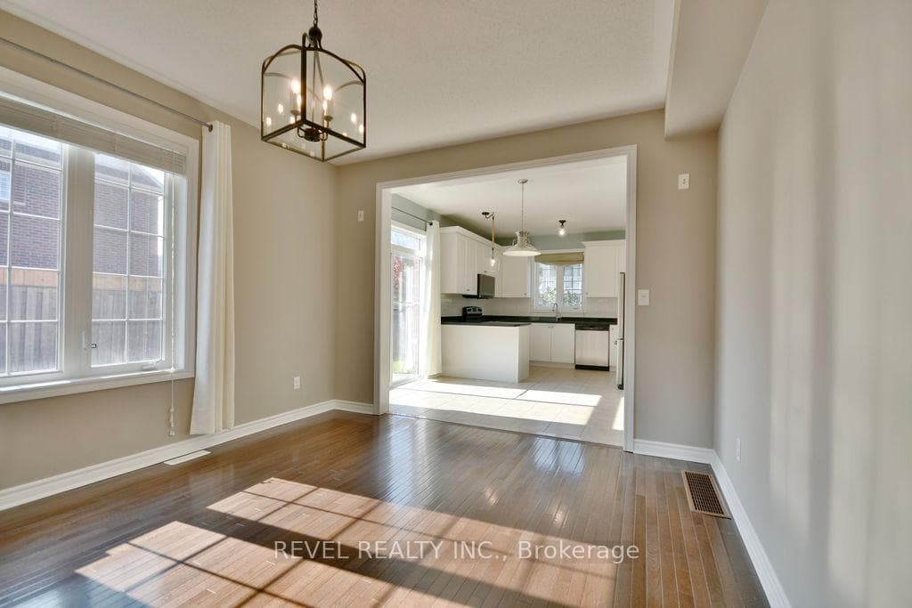 166 SUCCESSION Crescent photo 14
