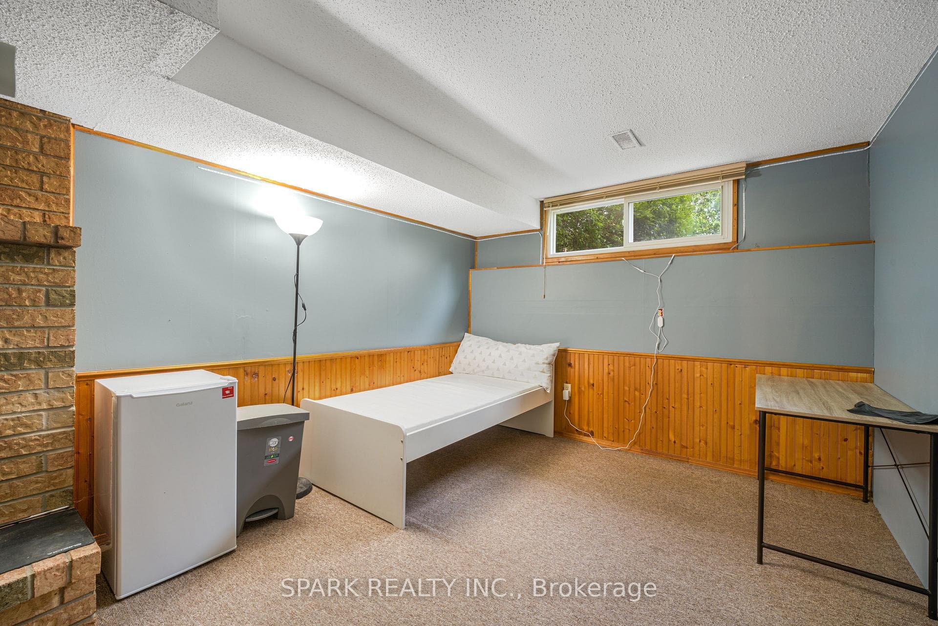 28 Lampman Crescent photo 20