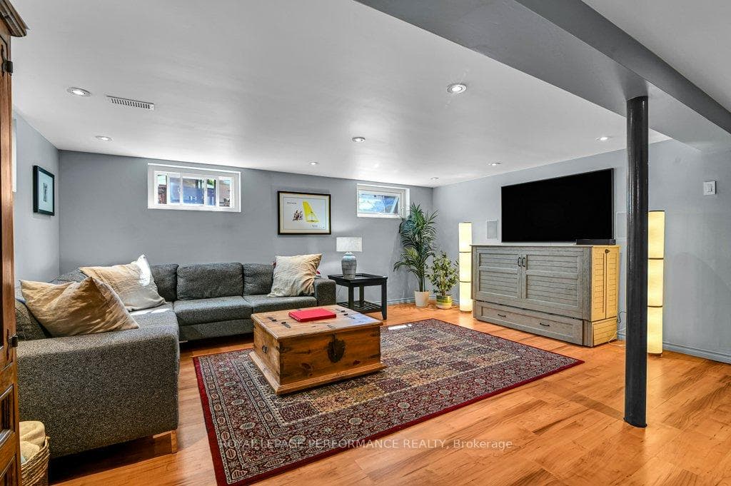 943 Arkell Street photo 24