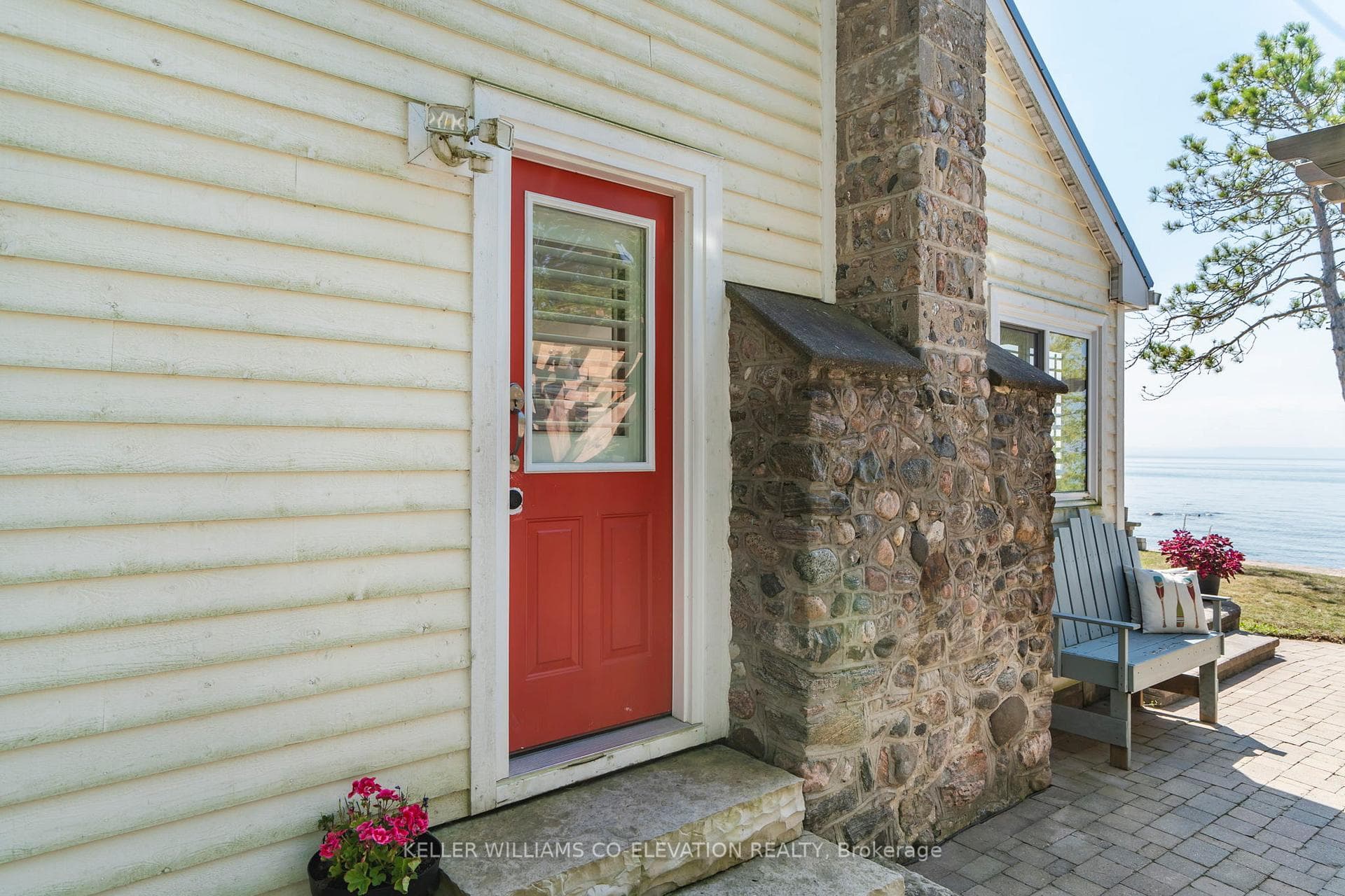8 Cobblestone Road photo 3