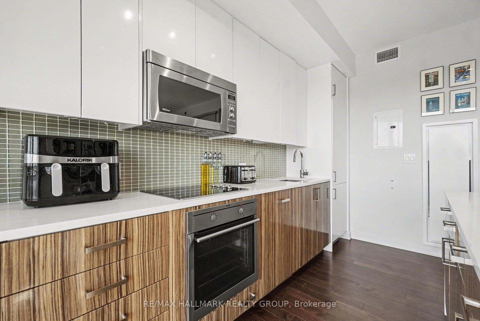 300 Lisgar Street Unit 1208 photo 10