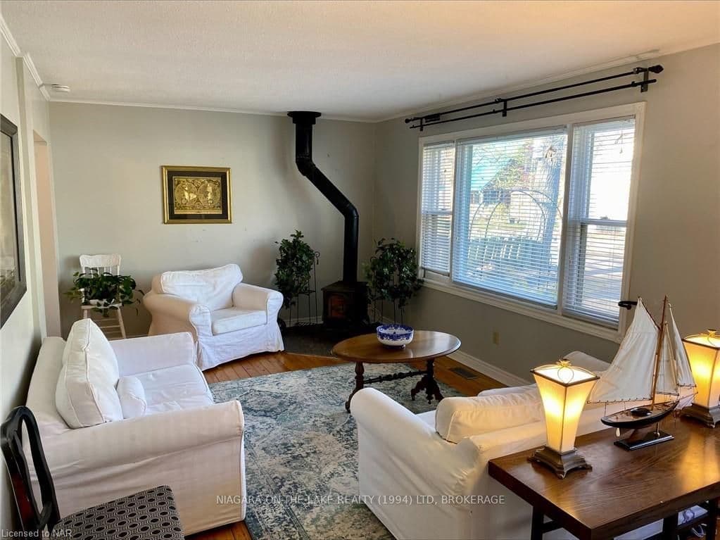 4 LUTHER Avenue photo 2