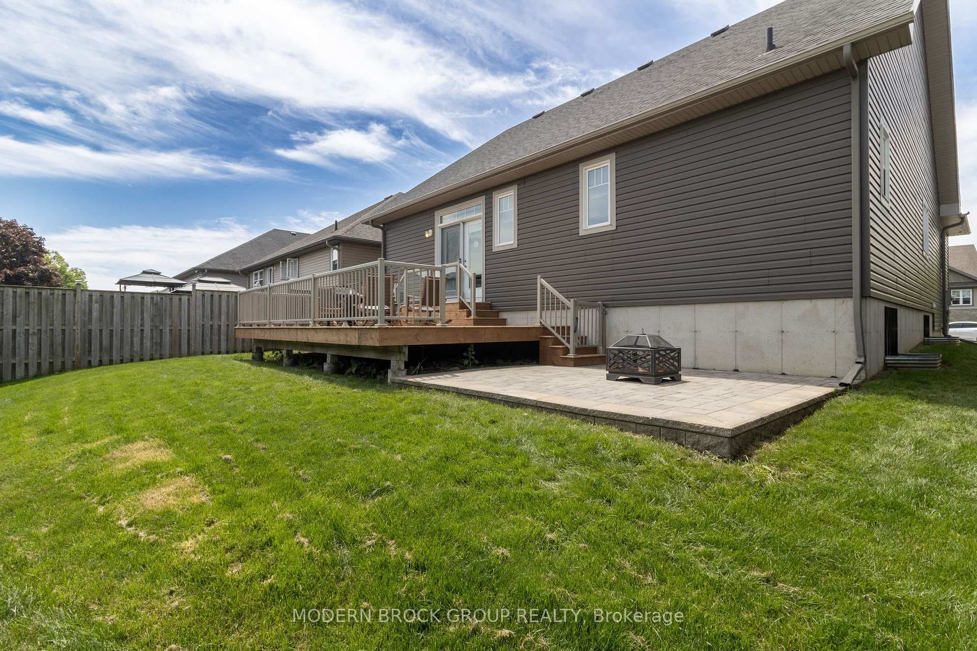 6 Wildwood Crescent photo 4