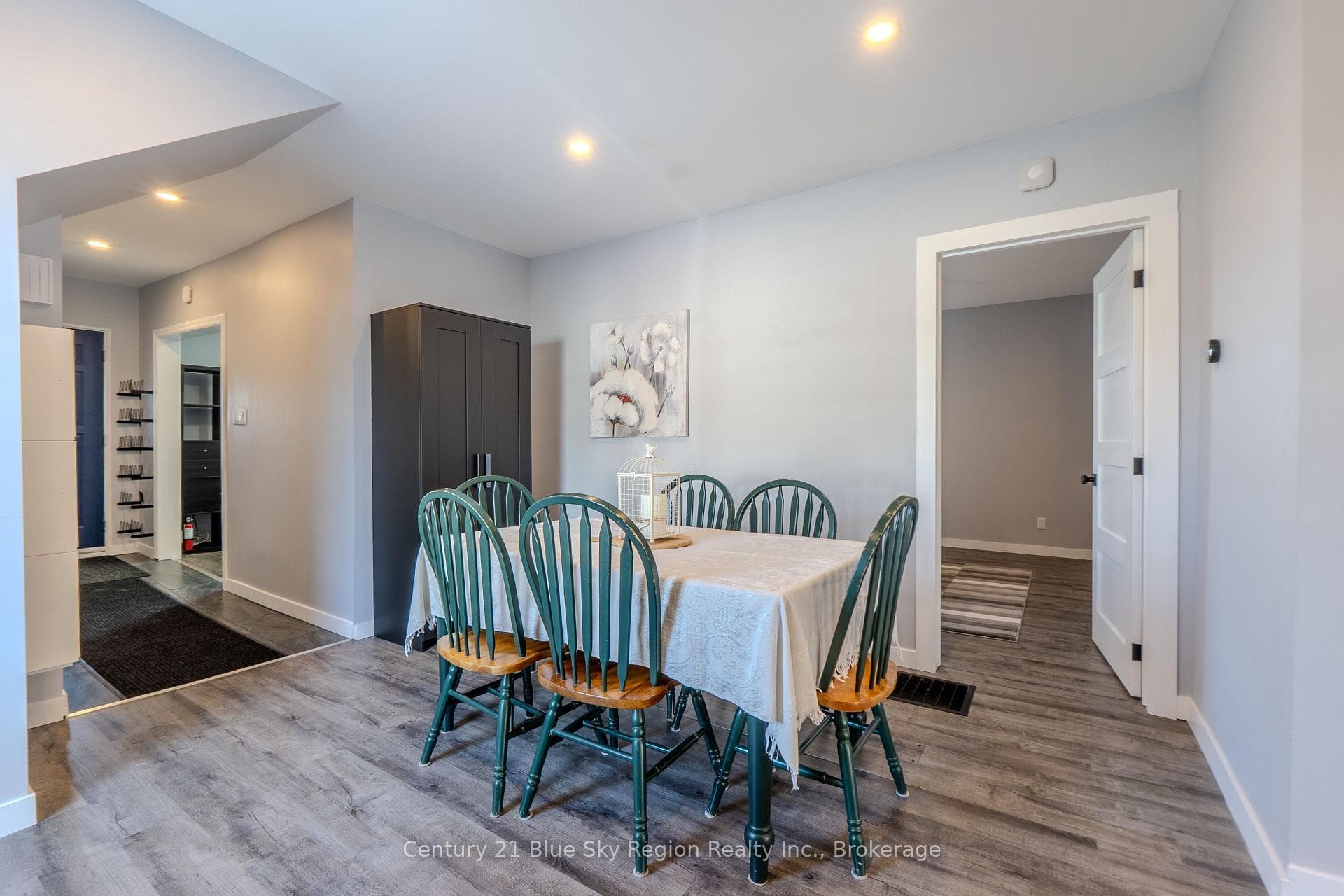Apt 1 Dining Room