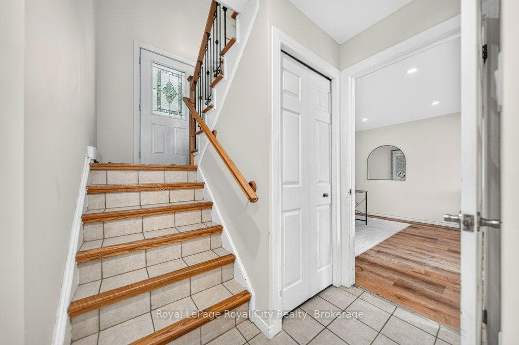 18 Springdale Boulevard photo 27