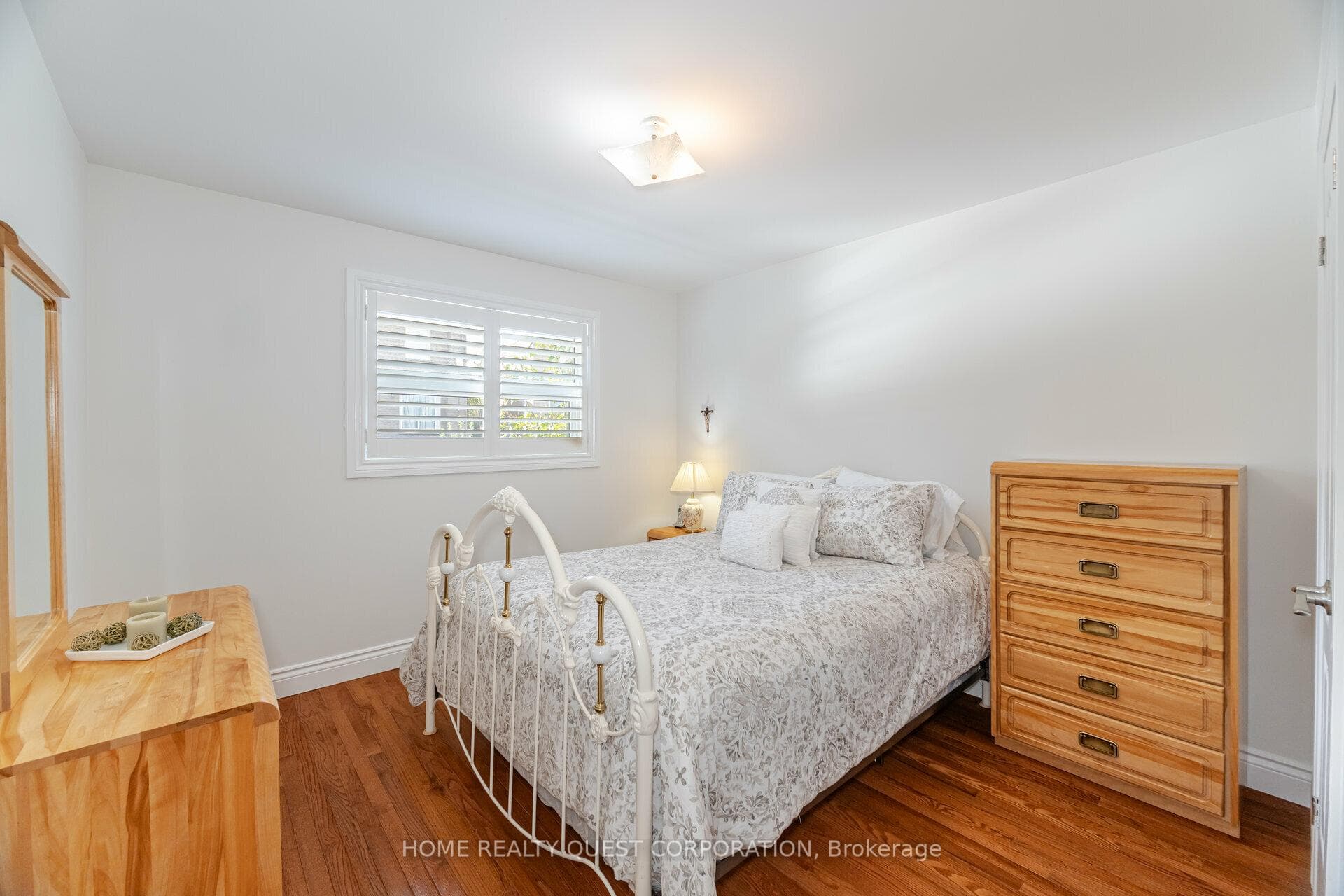 Large Bedroom