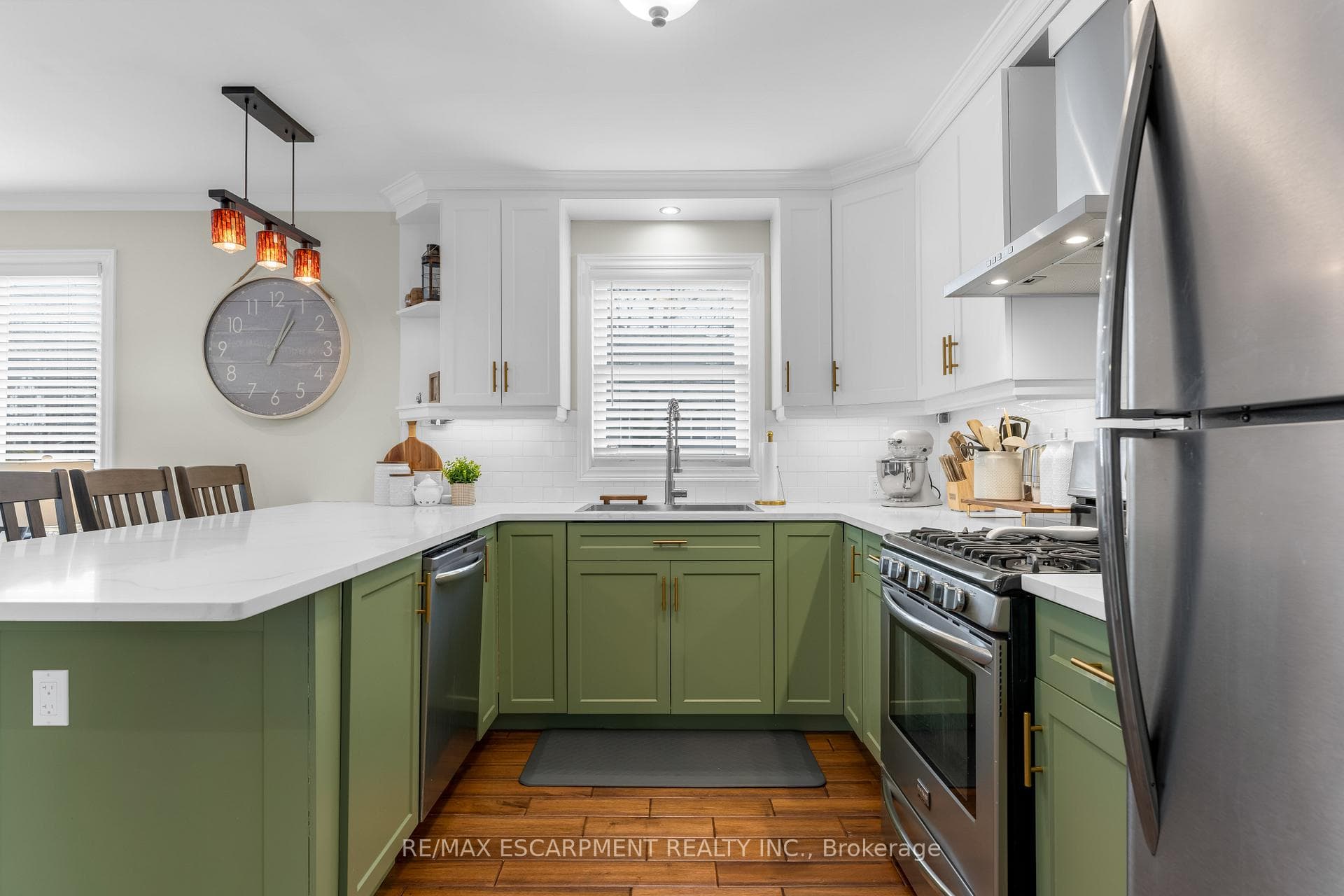 303 Nelson Street photo 11