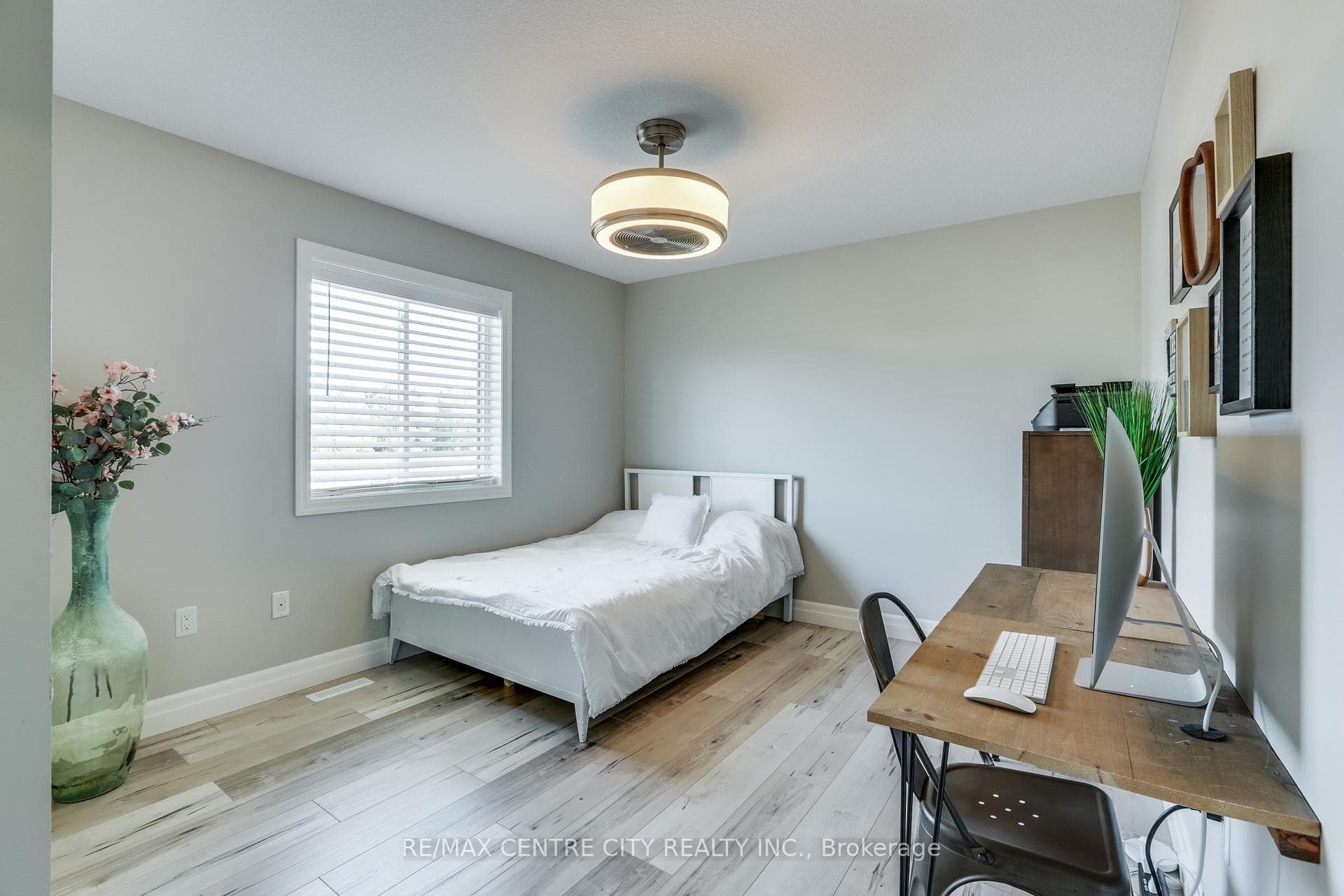 108 Stuart Avenue photo 29