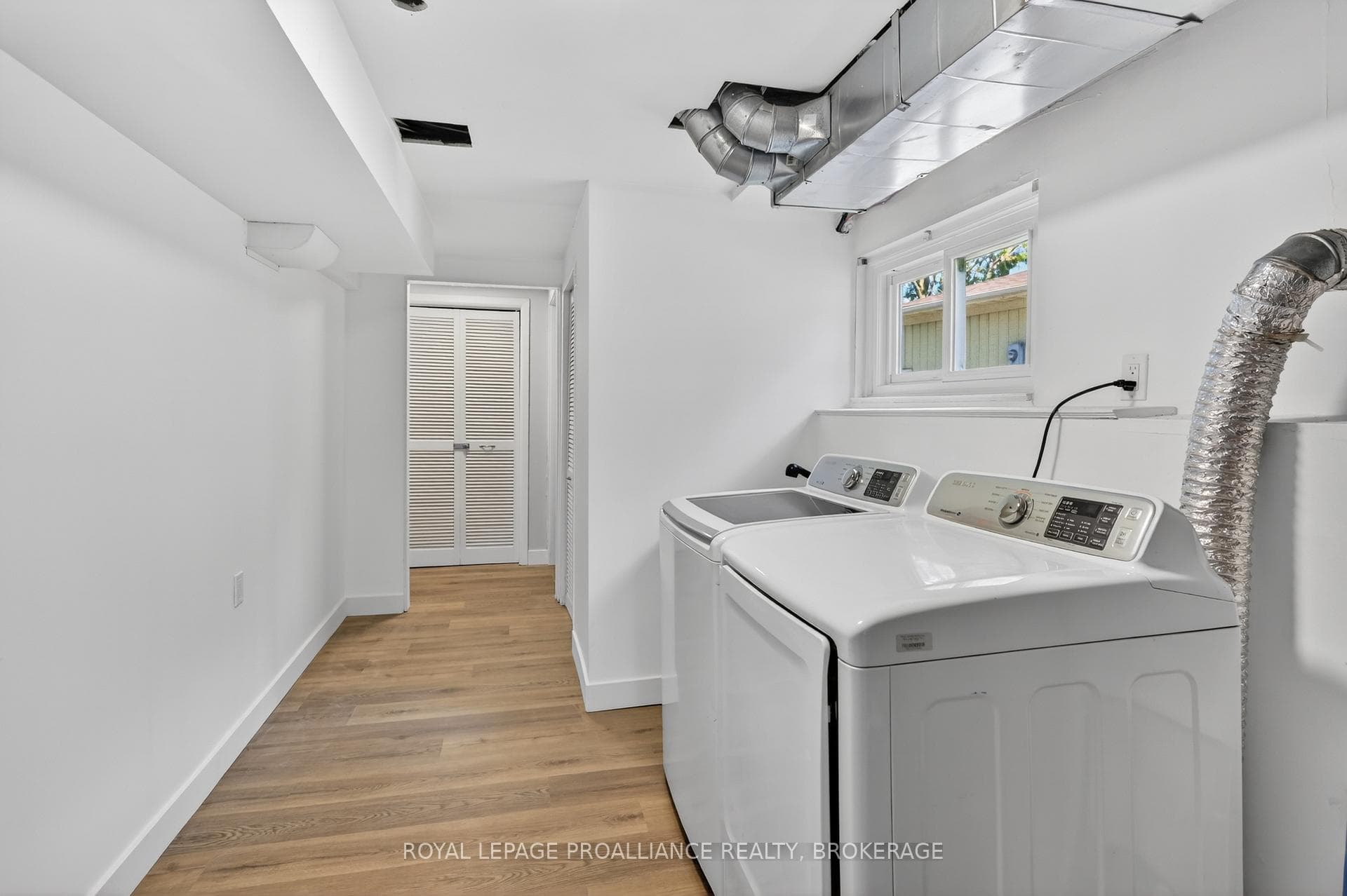 1088 Pinewood Place photo 31