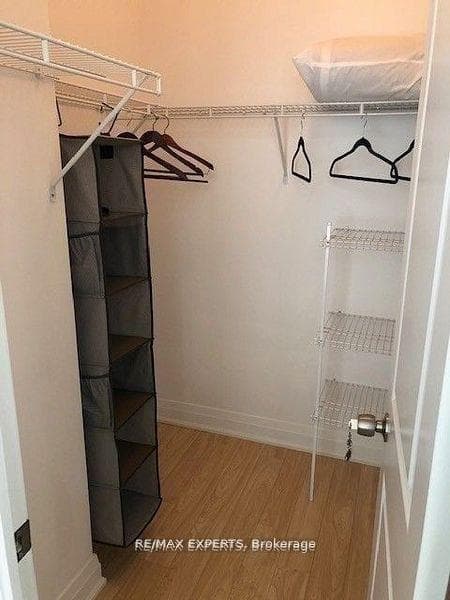 530 St Clair Avenue Unit 302 photo 18