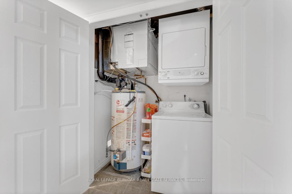 2045 Appleby Line Unit 211 photo 19