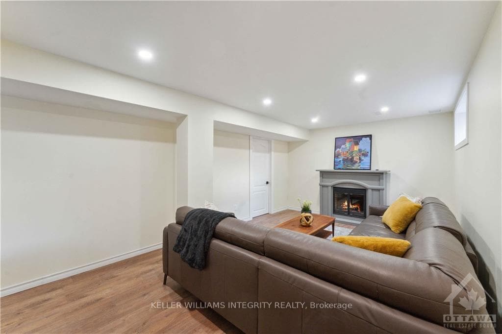 222 ALLGROVE Way photo 25