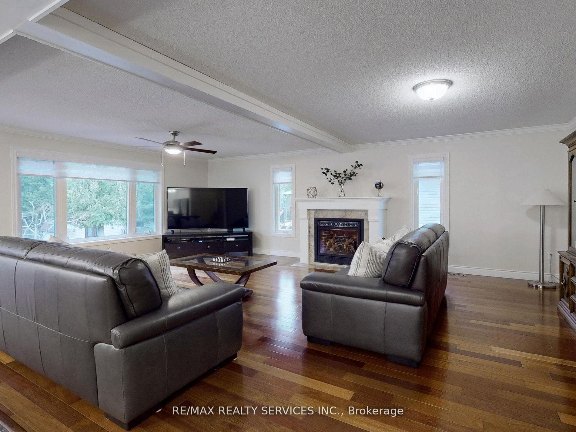 10 Bush Crescent photo 6