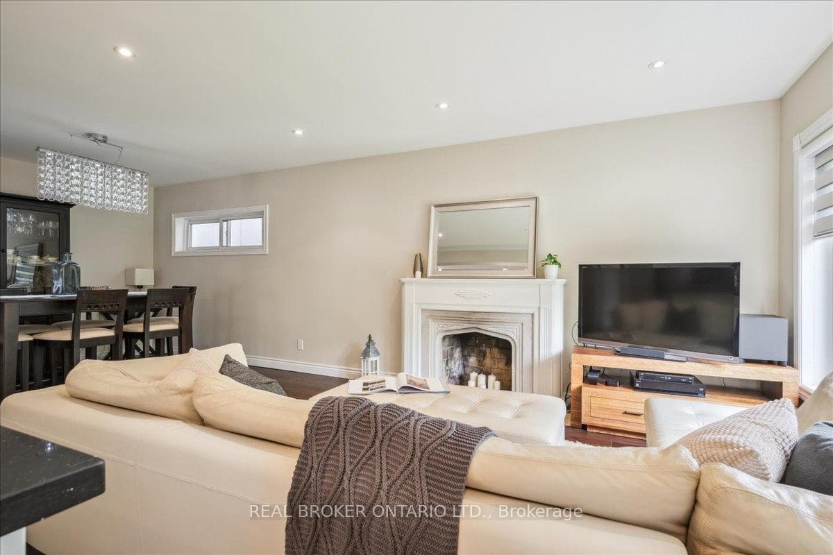 12 Parkview Heights photo 6