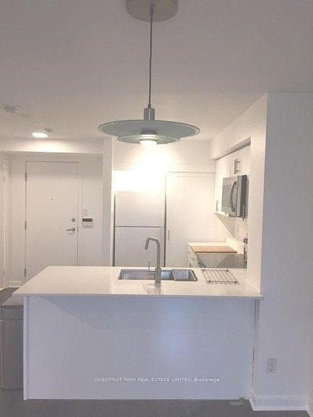 323 Richmond Street Unit 805 photo 3