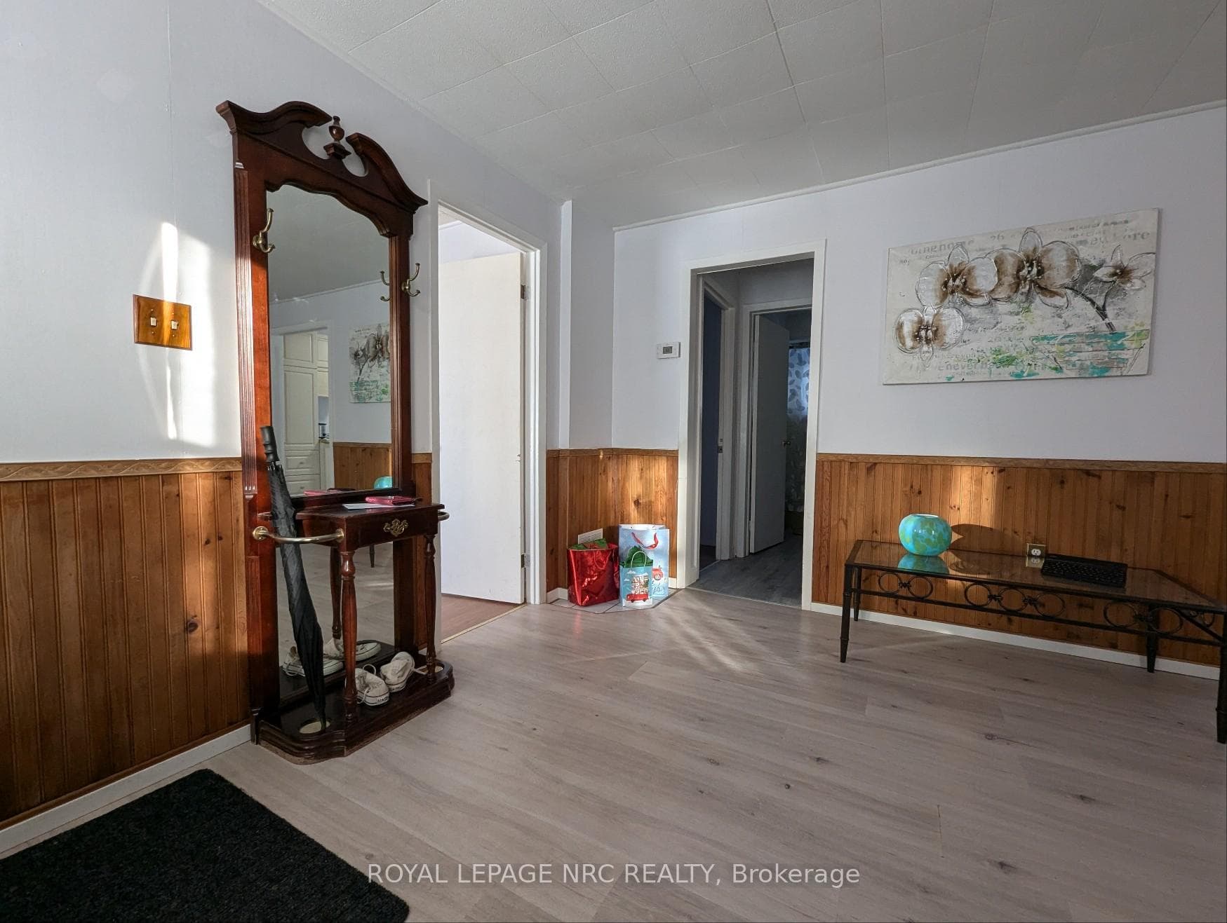 Entry to bedrooms and bath