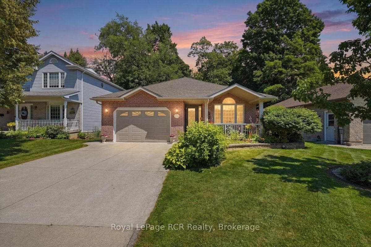 255 2nd Avenue photo 1