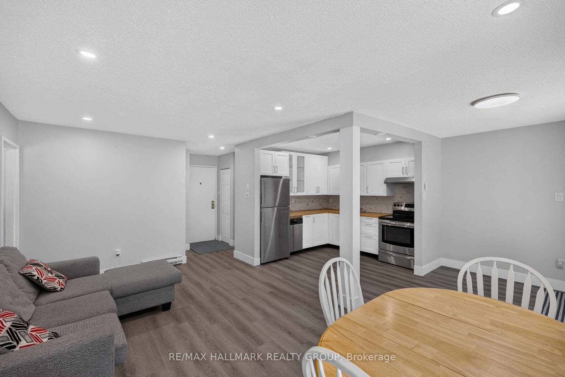 2080 Ogilvie Road Unit 9J photo 3