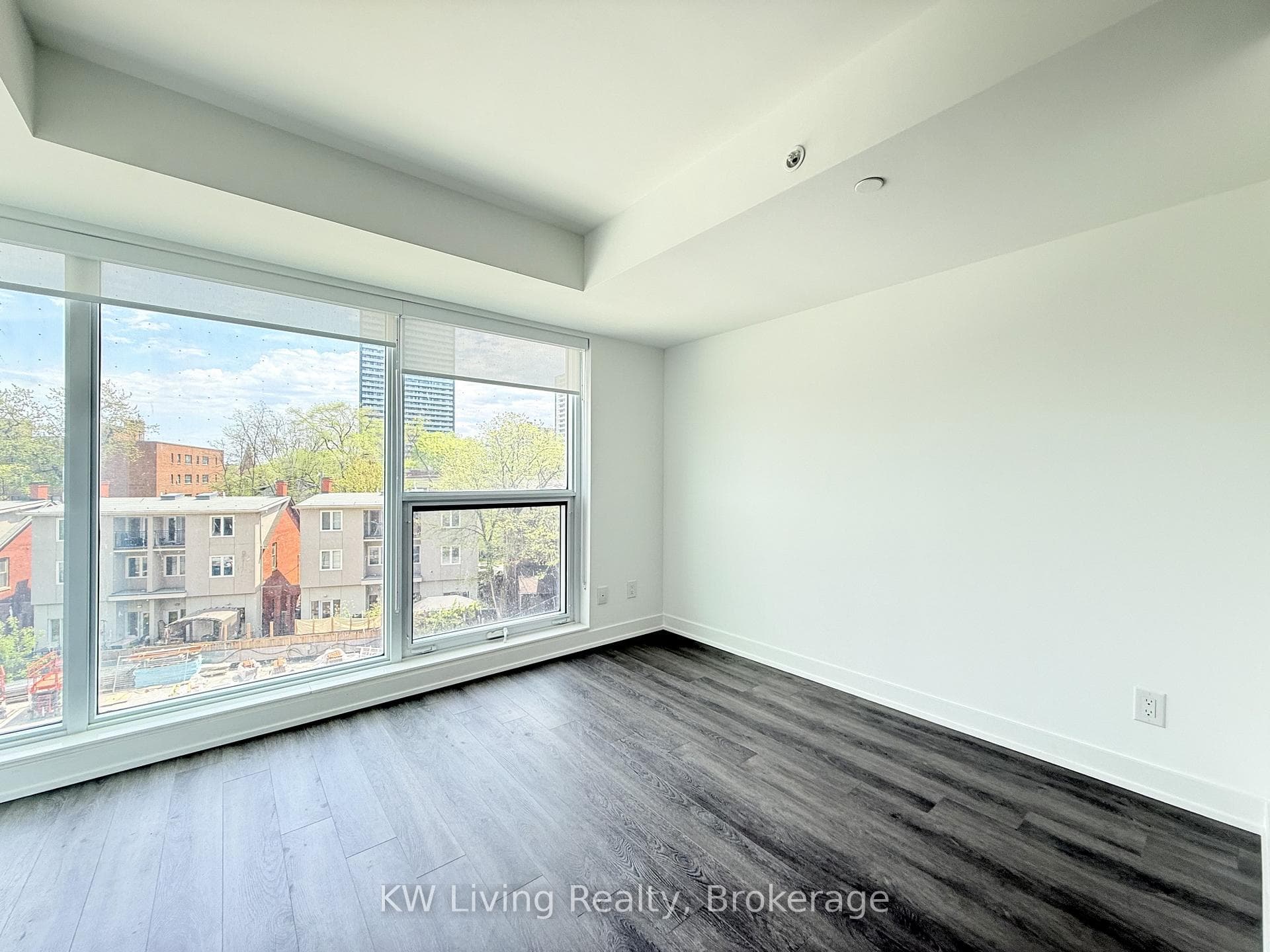 609 Sherbourne Street Unit 307 photo 9