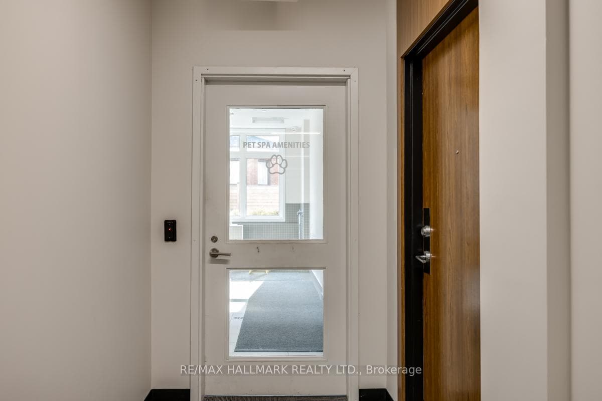 385 Osler Street Unit 306 photo 21