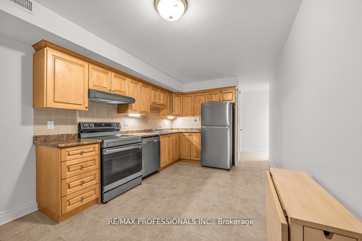 213 Major Street Unit LOWER photo 4
