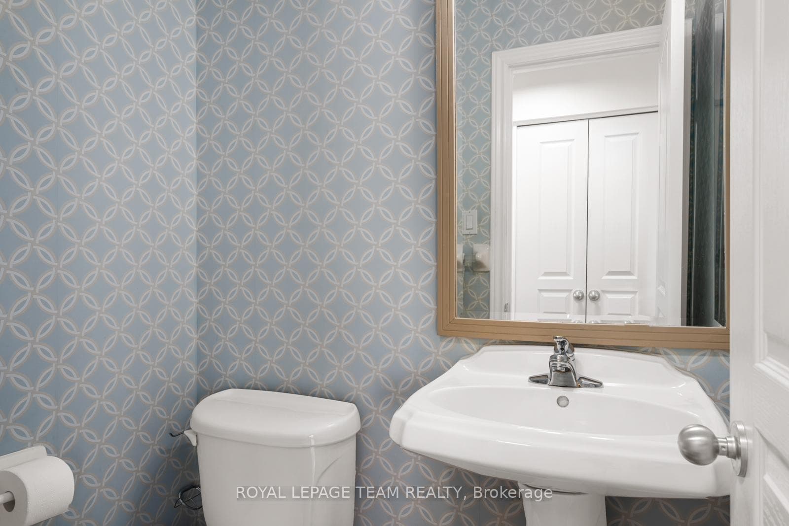 520 Queen Elizabeth Drive Unit 27 photo 10