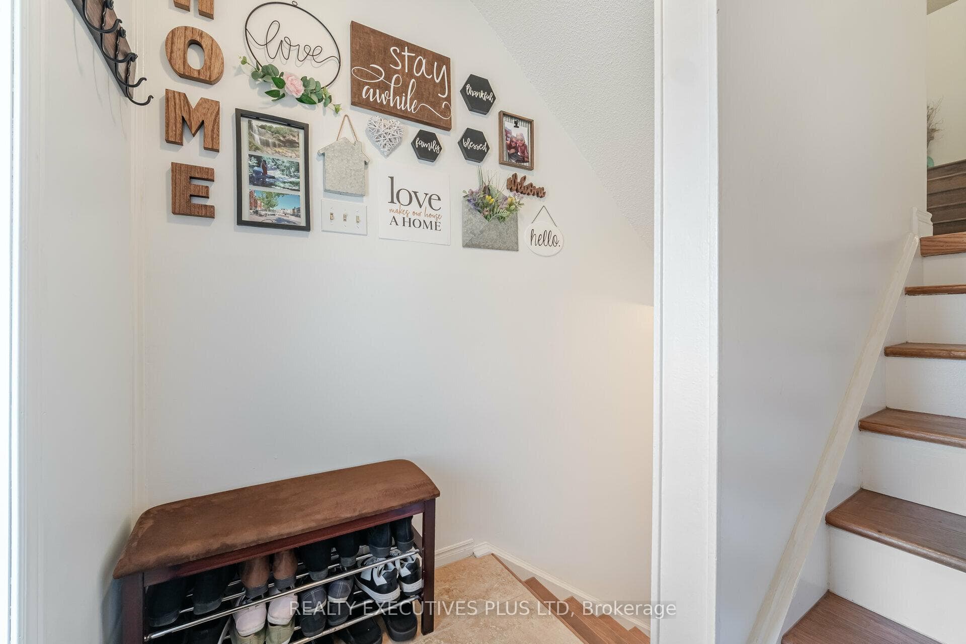 115 Ashton Crescent photo 26