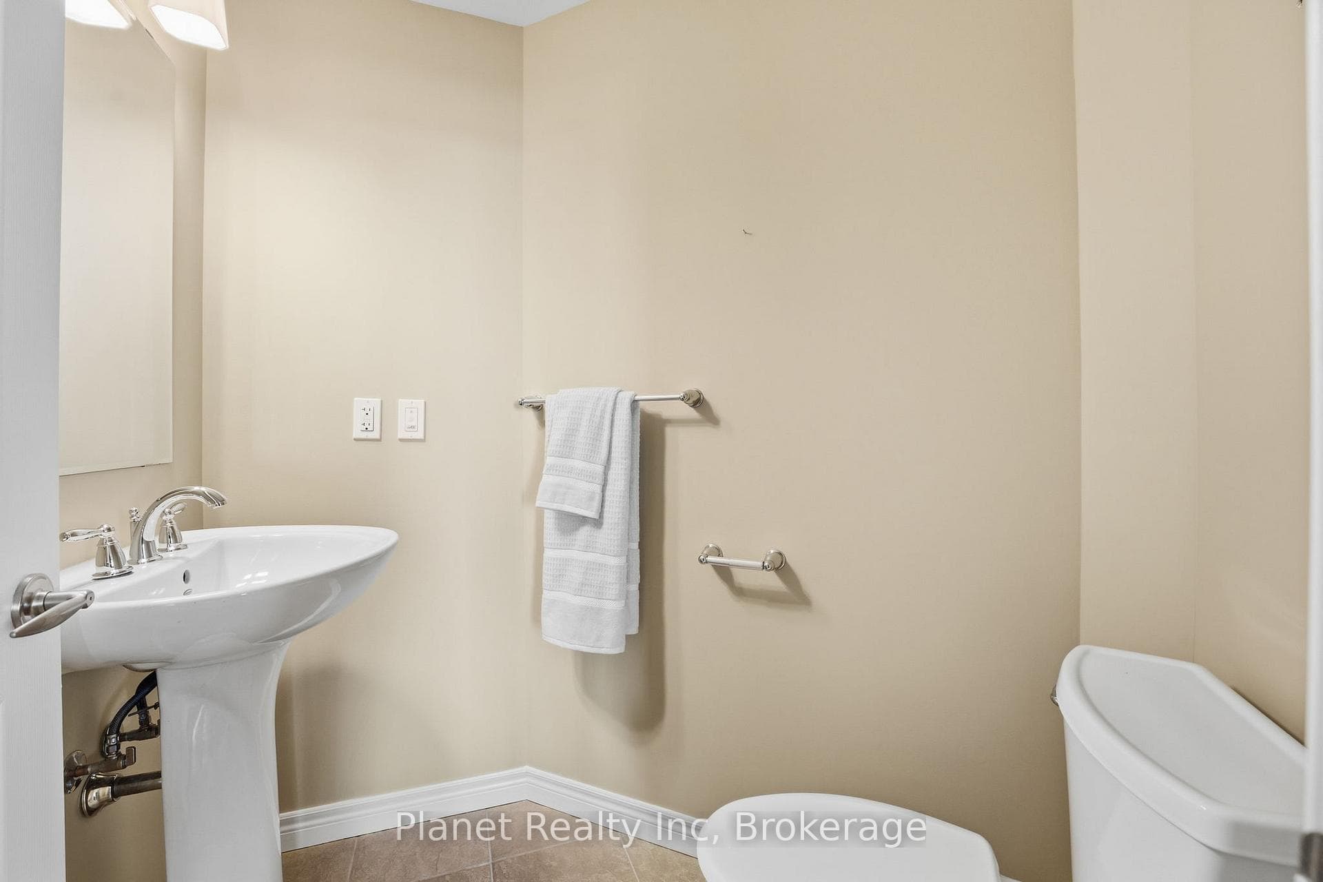 65 BAYBERRY Drive Unit C305 photo 13