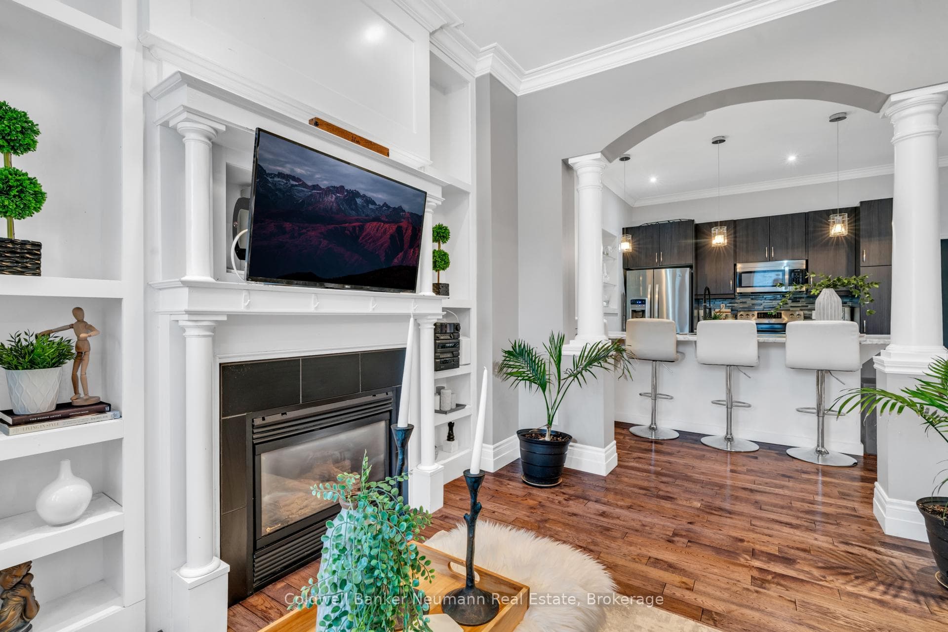 394 Woolwich Street photo 8