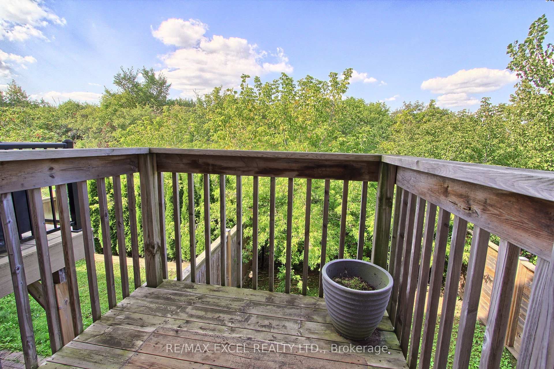 139 Dariole Drive photo 33