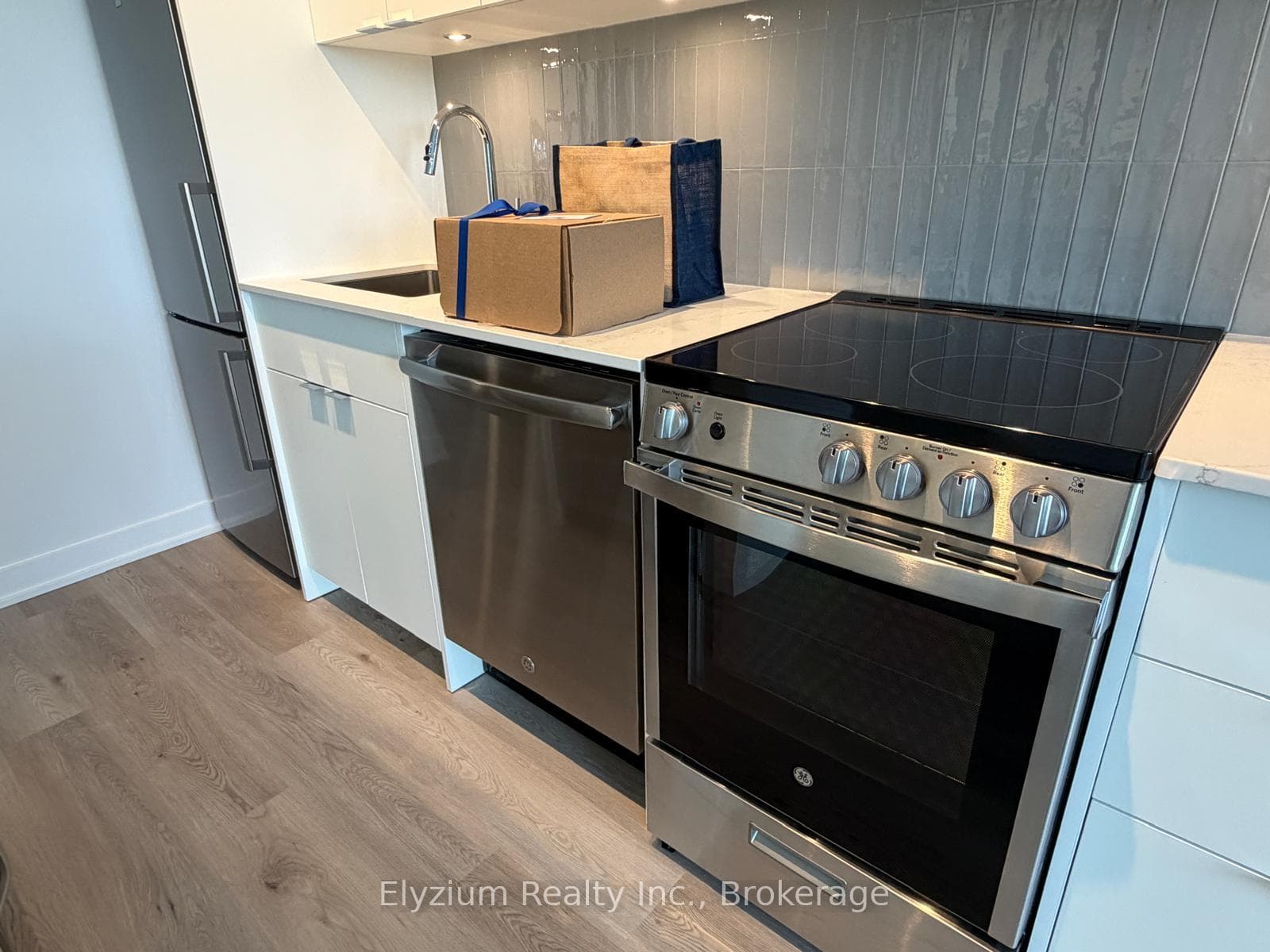 1660 Bloor Street Unit 715 photo 6