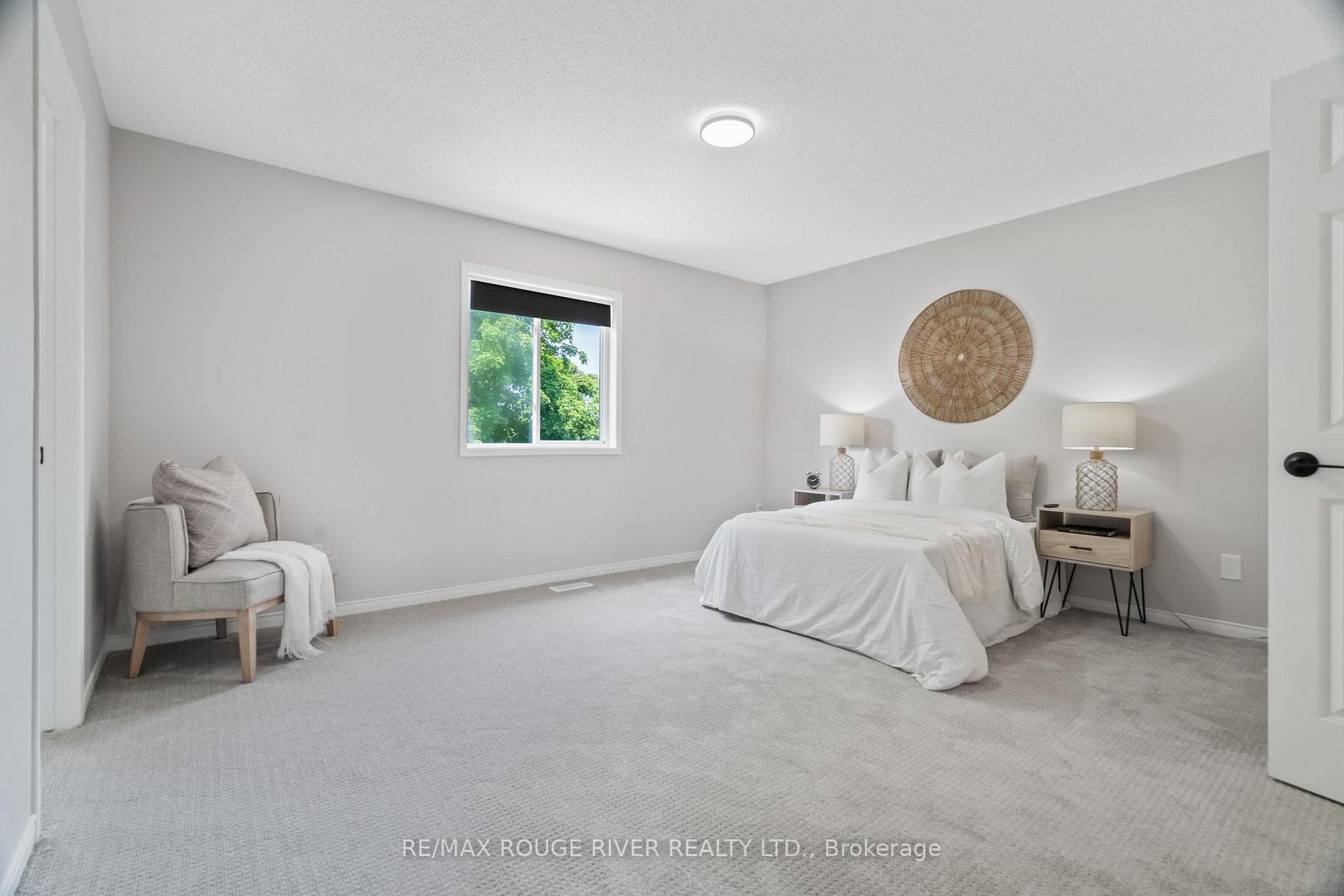 80 Lownie Court photo 26