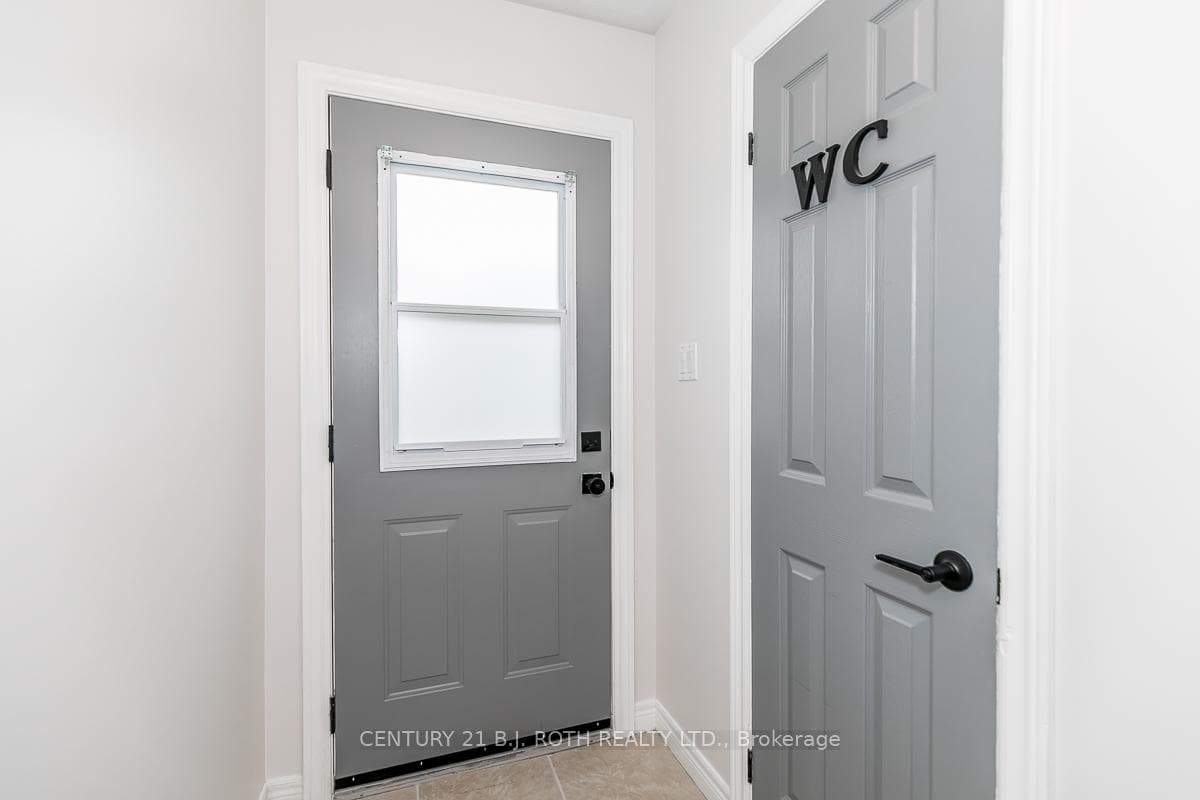 430 Mapleview Drive Unit 18 photo 2