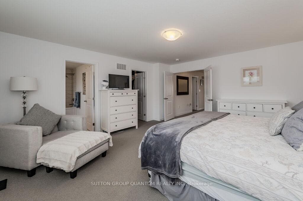 38 Ladd Avenue photo 22