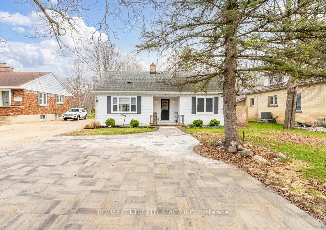 549 Victoria Street photo 1