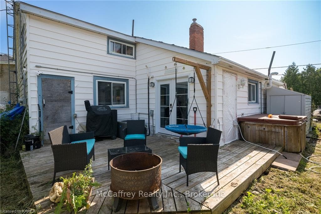 7 ROBLIN Road photo 28
