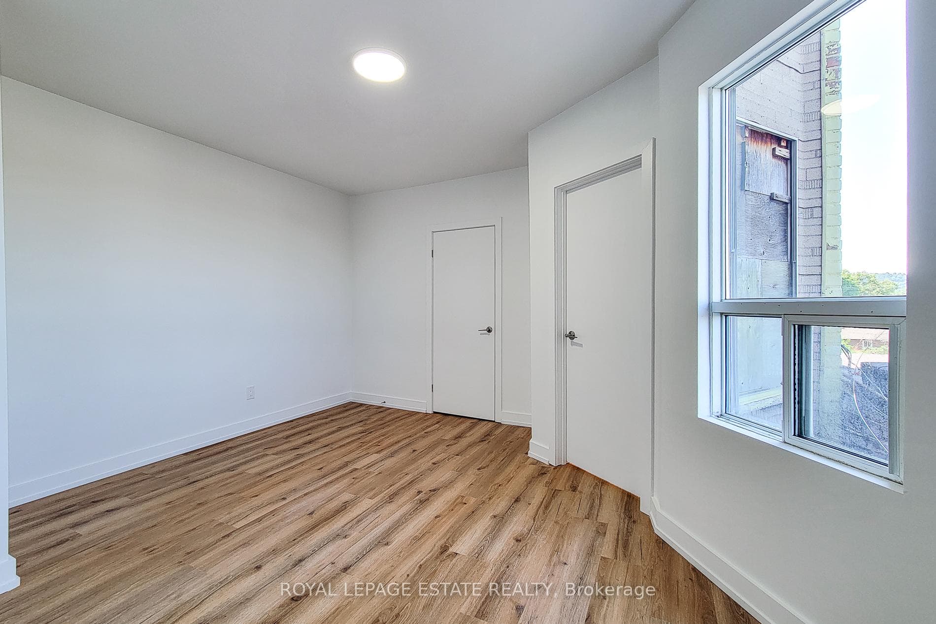1052 Barton Street Unit 5 photo 9