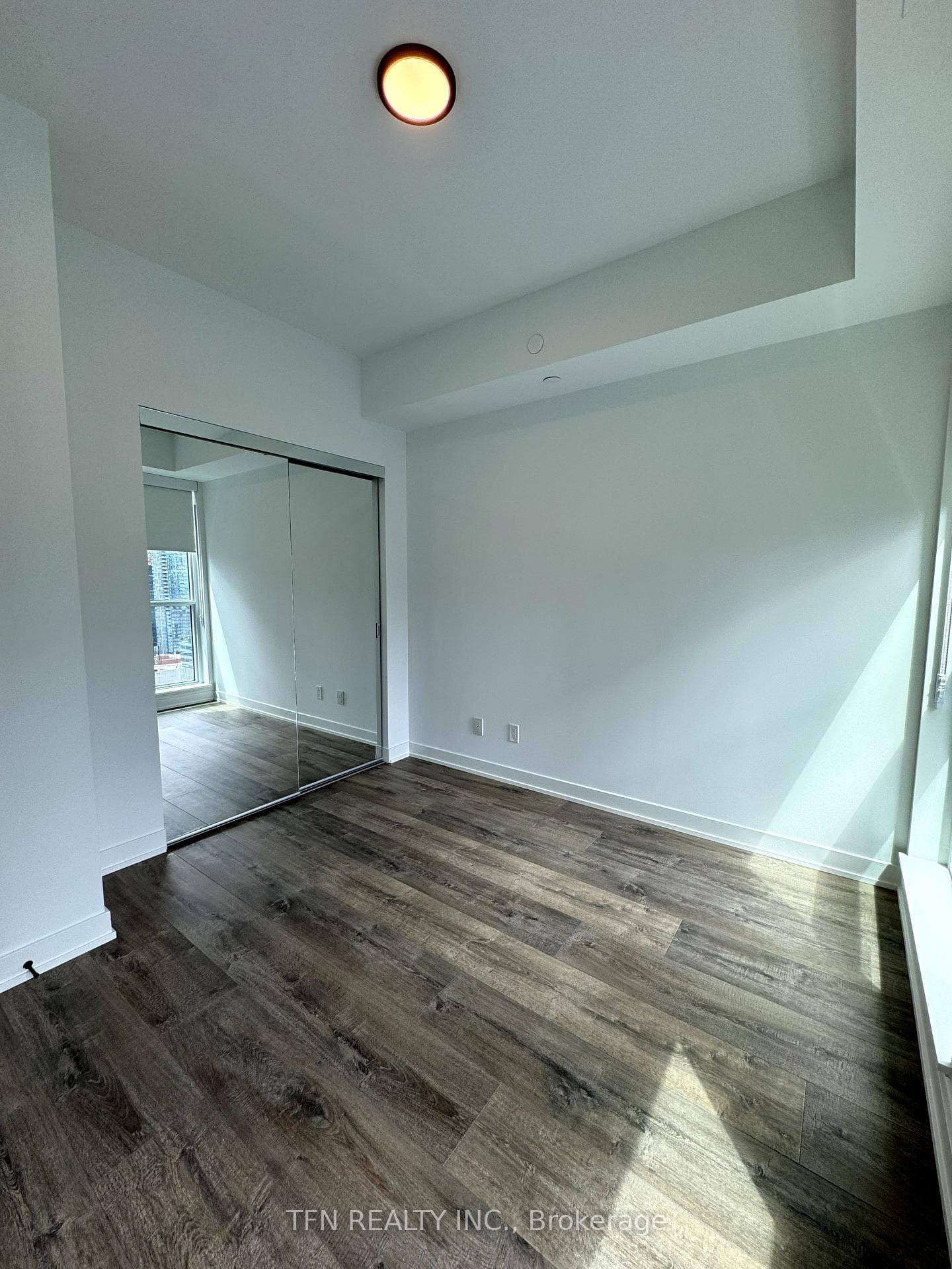327 King Street Unit 2501 photo 12