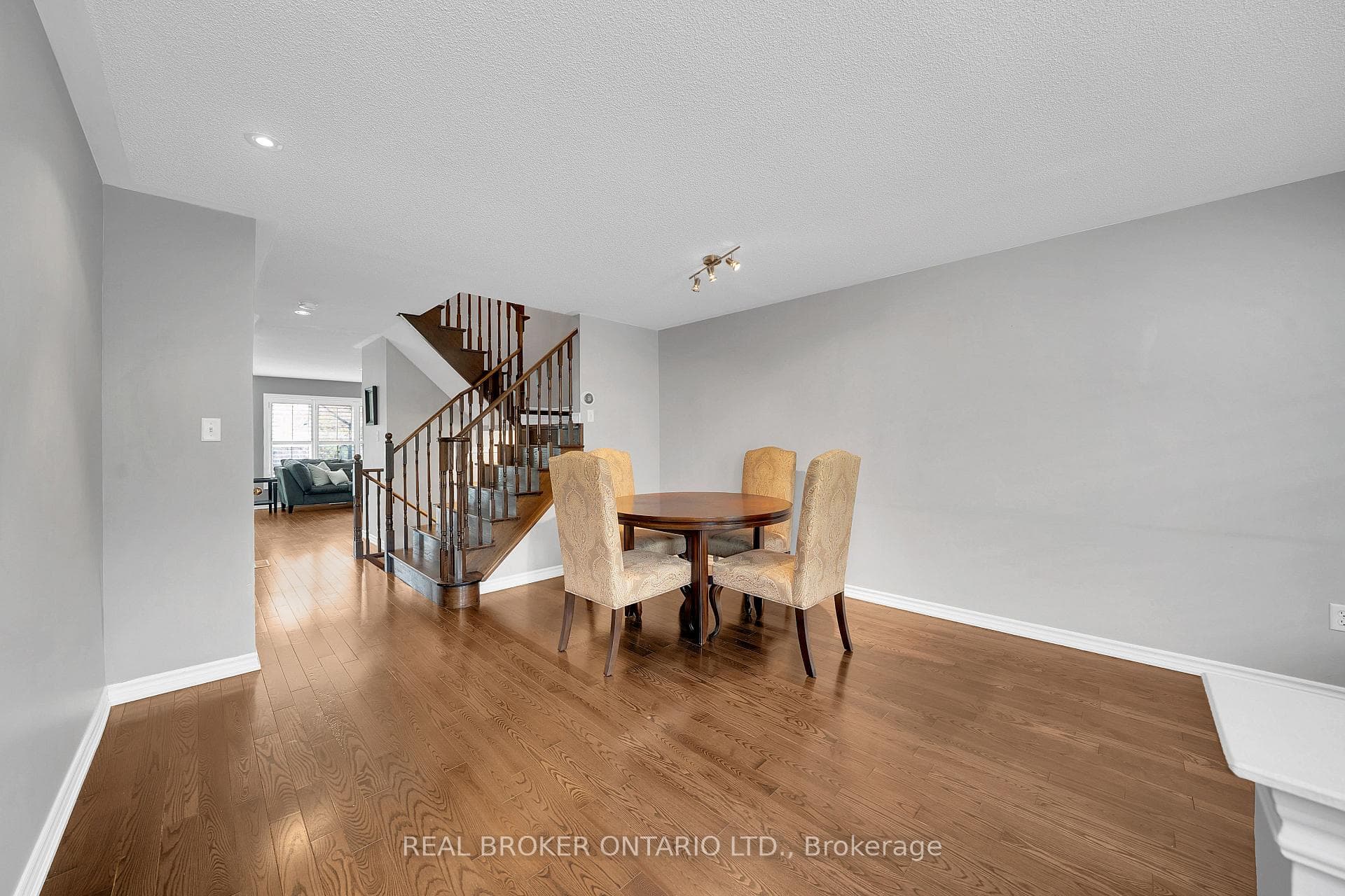 134 Mccready Drive photo 4
