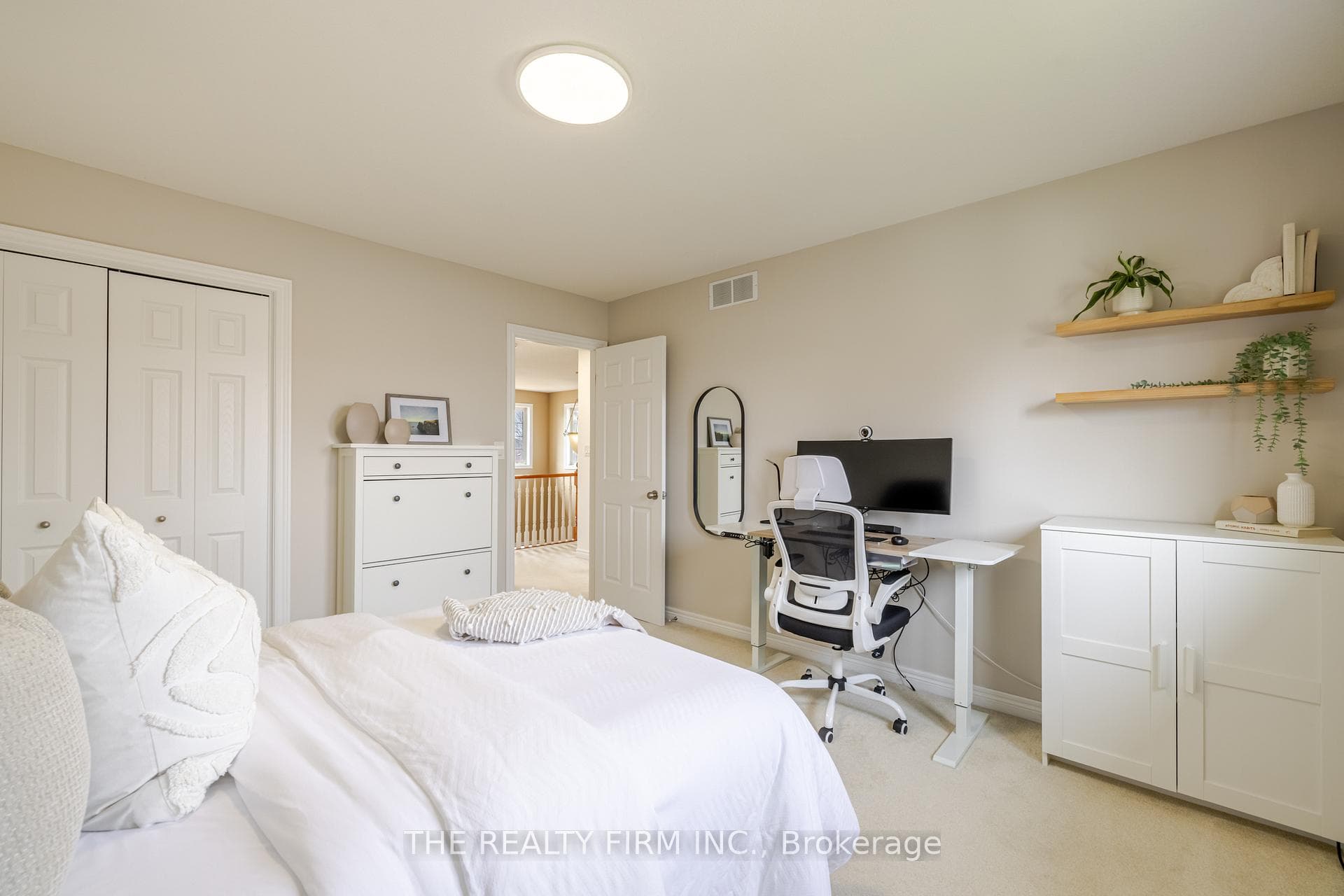 1737 Devos Drive photo 21